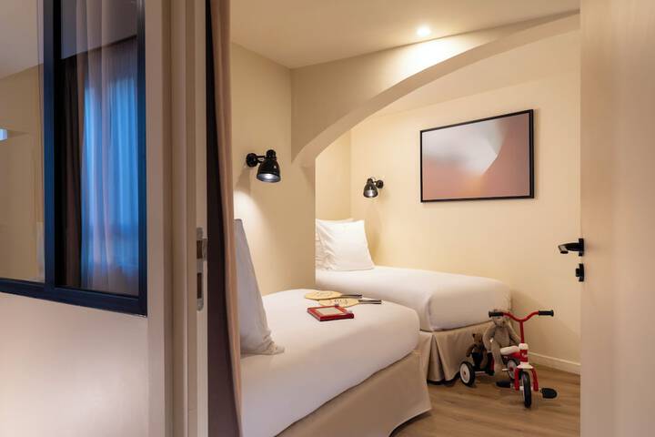 Room 31 of 203