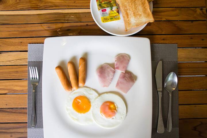 Breakfast/Coffee Service 77 of 112