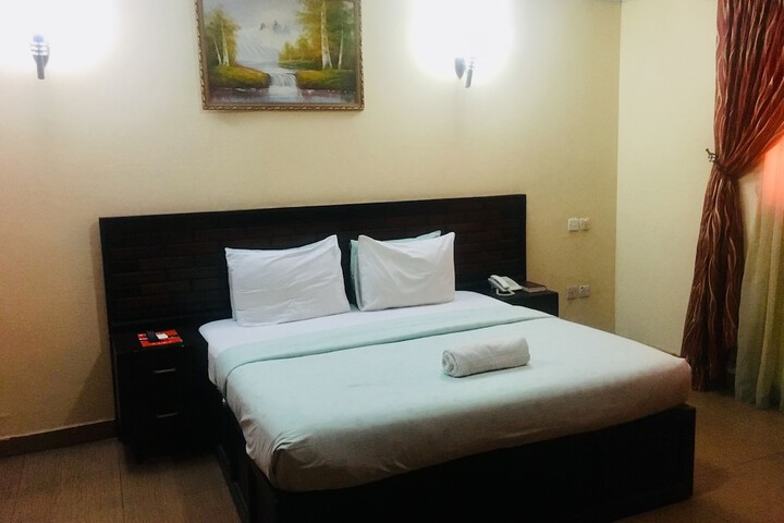 Room 21 of 44