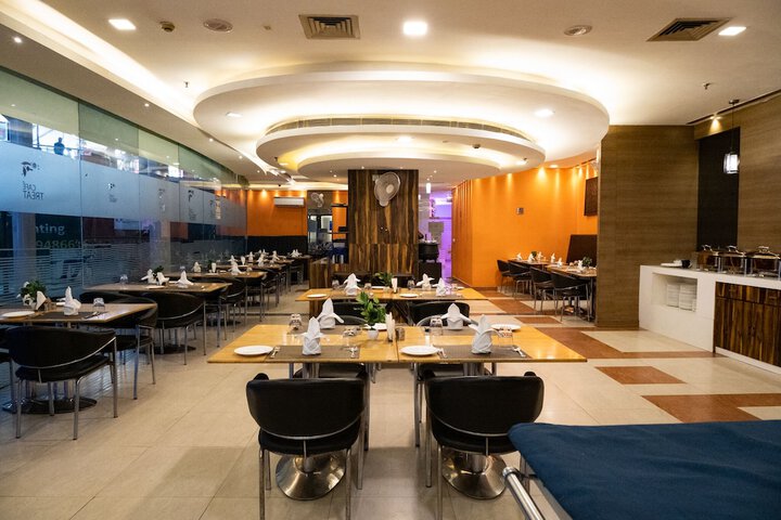 Dining 55 of 80