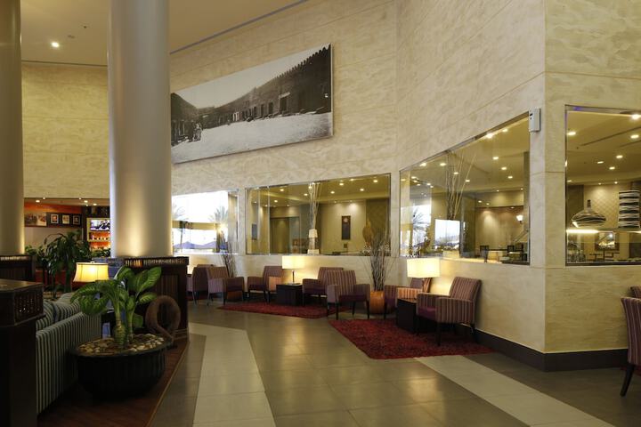 Entrance & Lobby