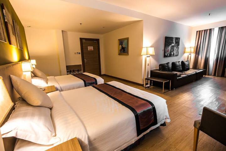 Room 32 of 90