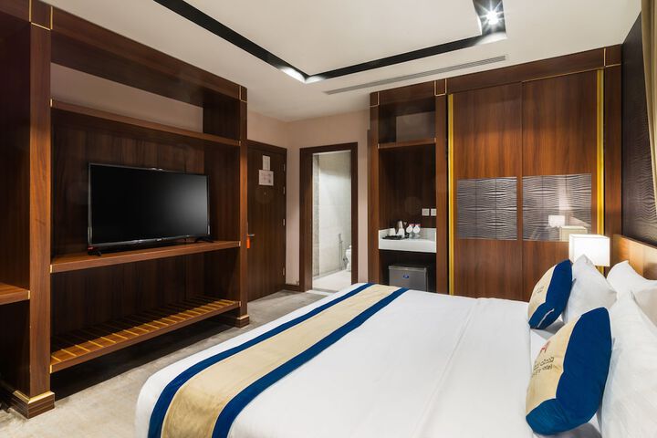 Room 6 of 52