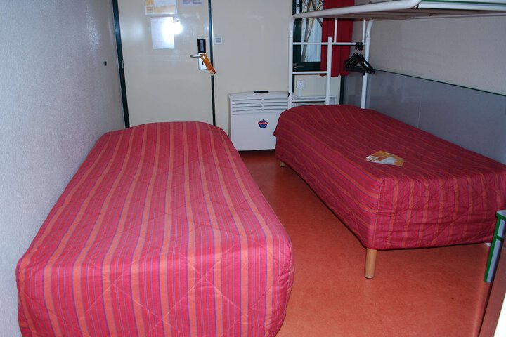 Room 8 of 36
