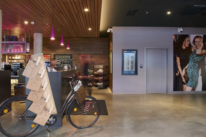 Check-in/check-out kiosk