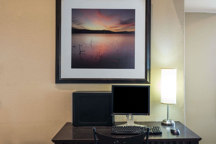 Business Center 20 of 23