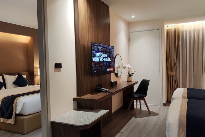 Room 17 of 35