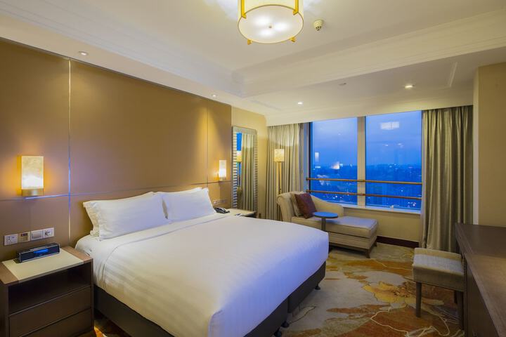 Room 44 of 124