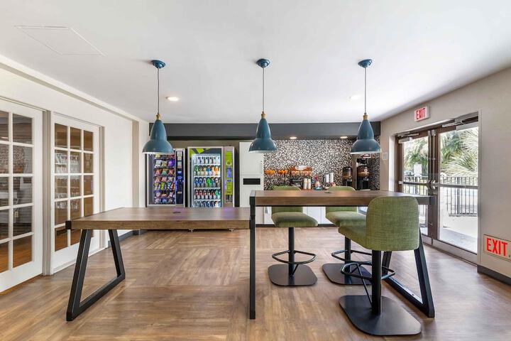 Breakfast area