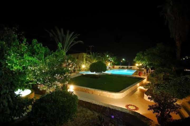 Pool 18 of 42