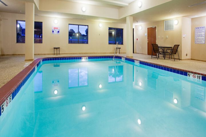 Pool 16 of 30