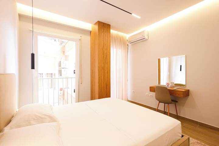 Room 8 of 162