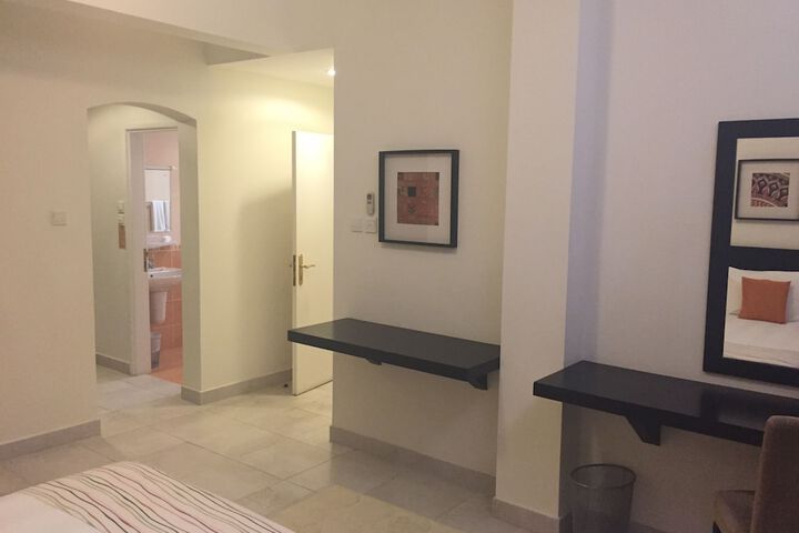 Room 10 of 48