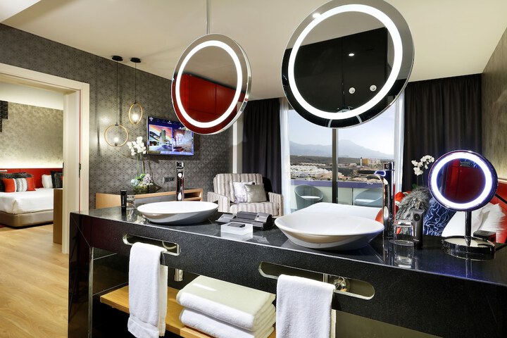 Room 46 of 140