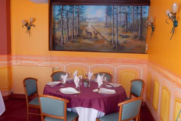 Dining 29 of 44