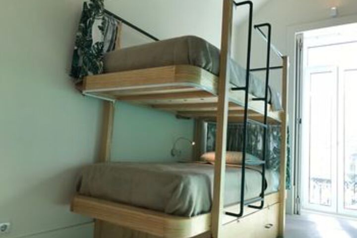 Room 16 of 119