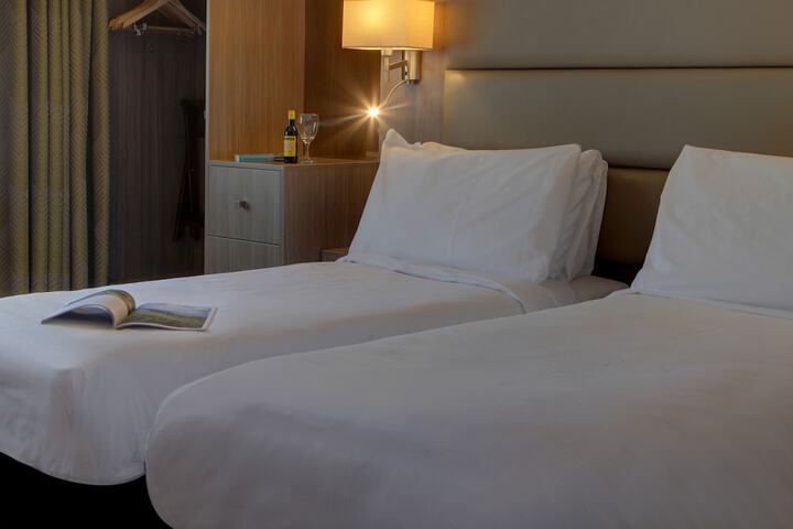 Room 8 of 29