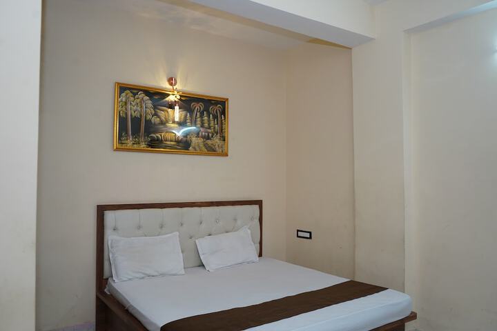 Room 17 of 27
