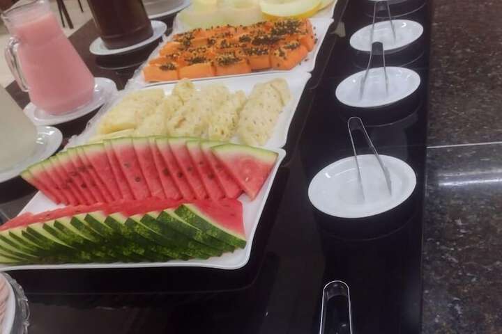 Dining 37 of 44