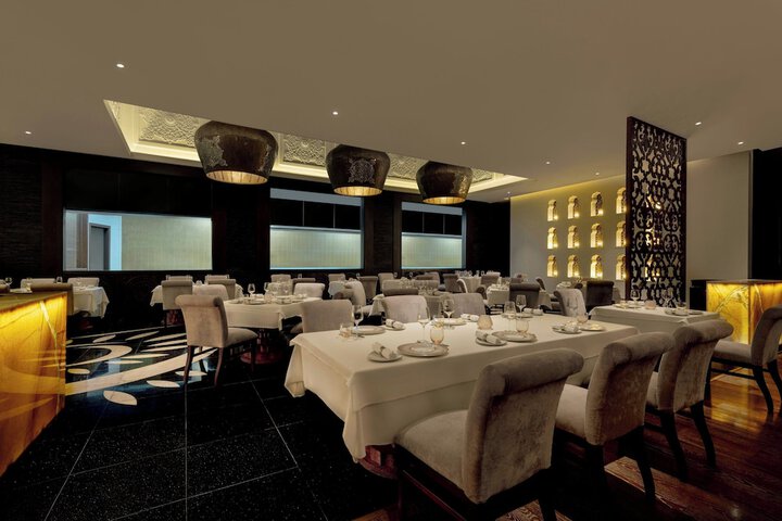 Dining 90 of 152