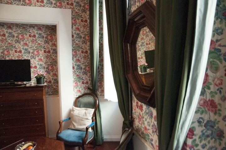 Room 9 of 44
