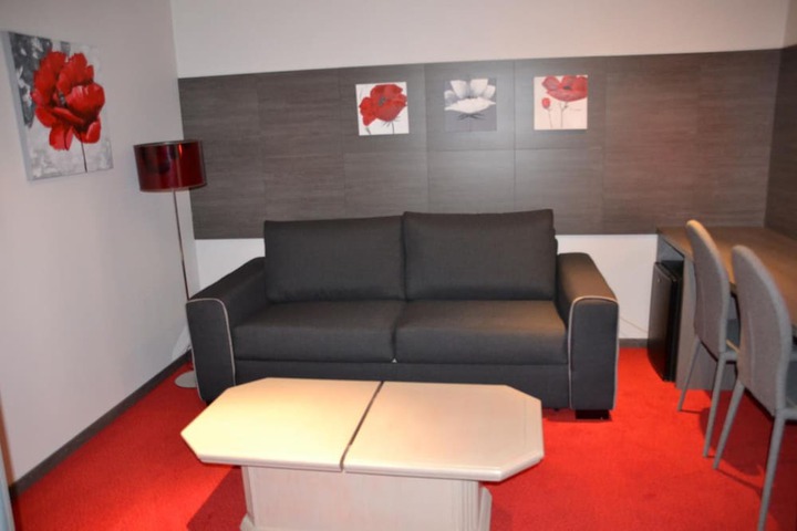Room 27 of 52
