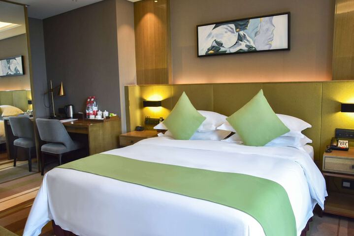 Room 32 of 162