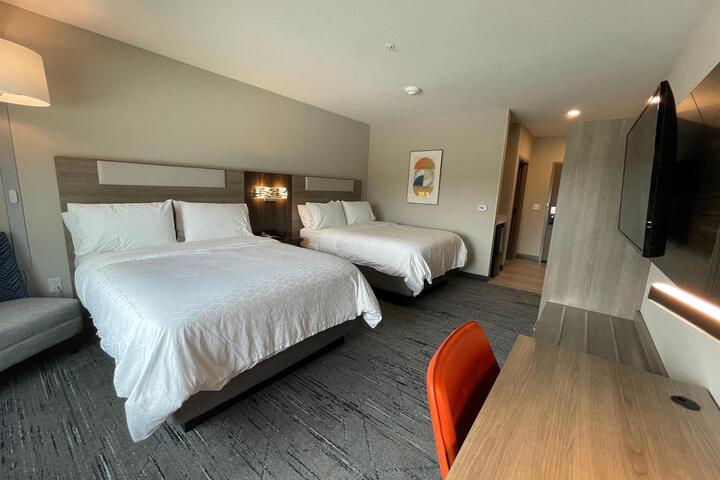 2 Queen Beds (4 of 21)