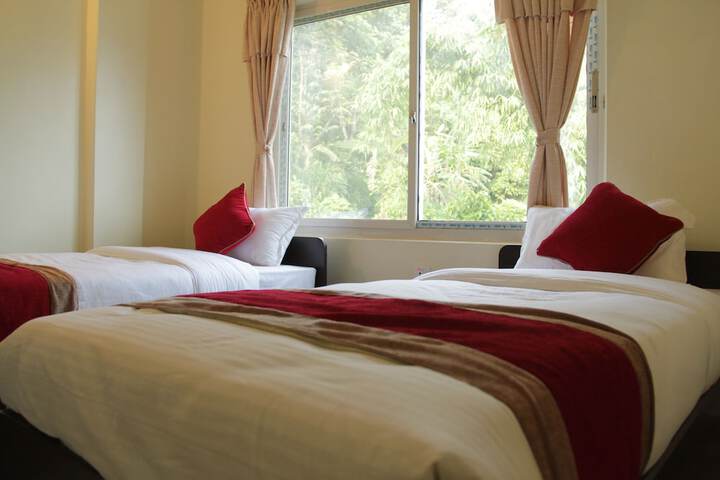 Room 5 of 15