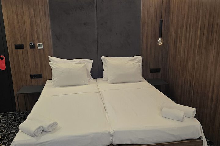 Room 20 of 49