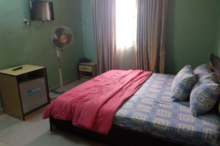 Room 6 of 26