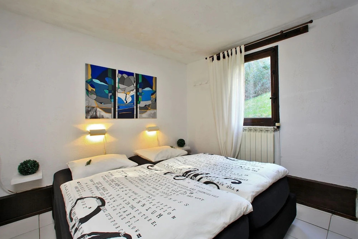 Room 3 of 19