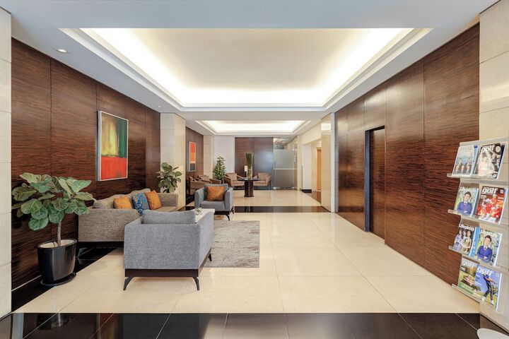 Entrance & Lobby