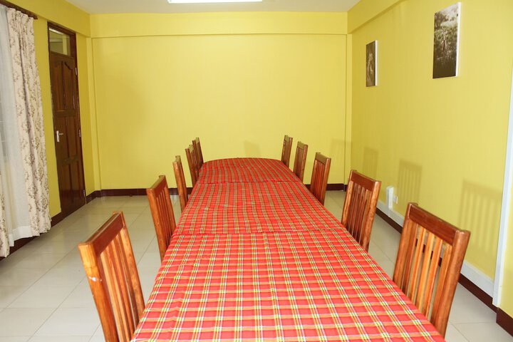 Dining 16 of 26
