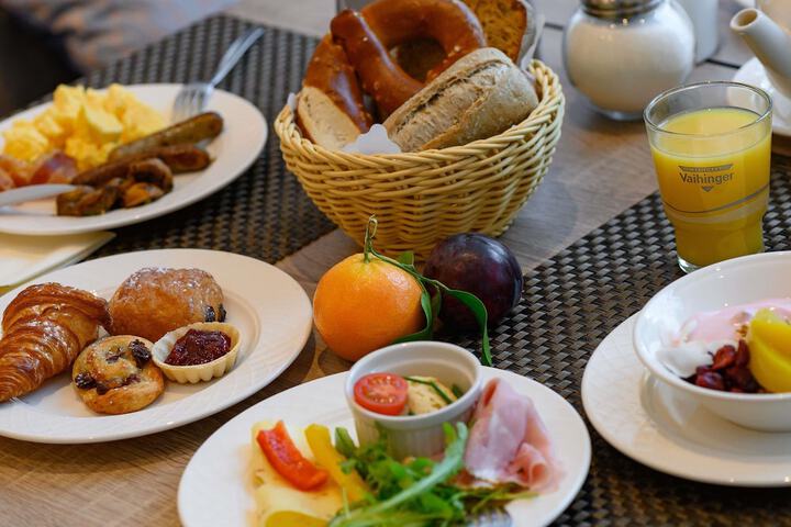 Breakfast/Coffee Service 37 of 71