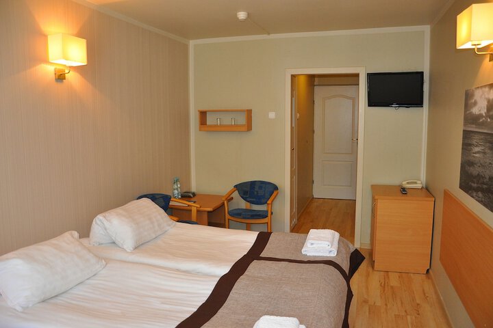 Room 4 of 46