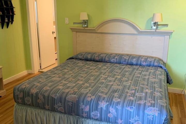 Room 12 of 48
