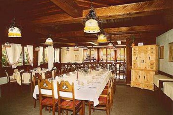 Dining 19 of 19