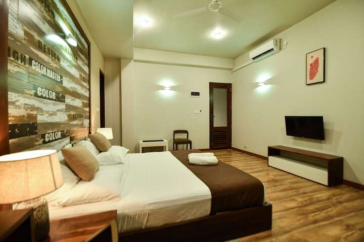 Room 13 of 171