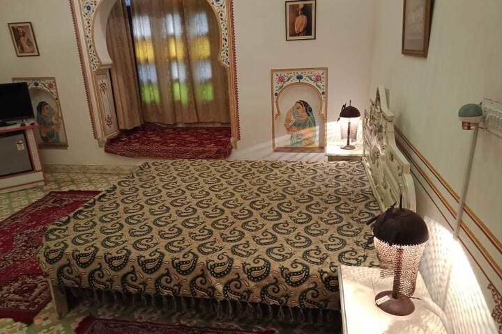 Room 5 of 105
