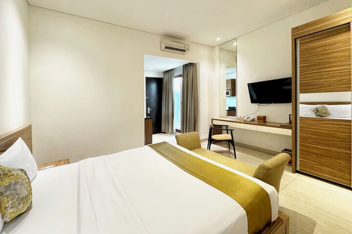 Room 16 of 32