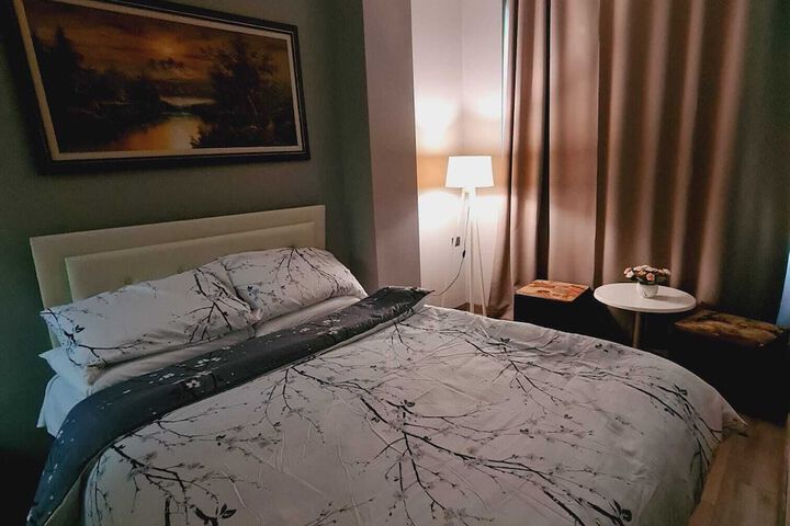 Room 7 of 11