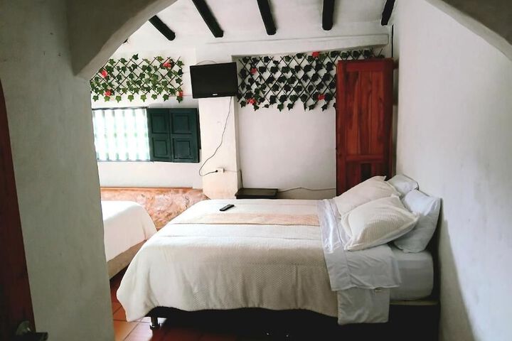 Room 3 of 9