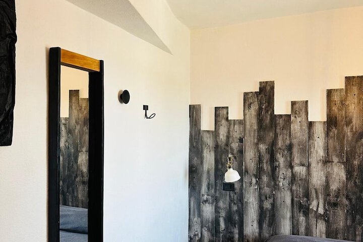 Room 19 of 104