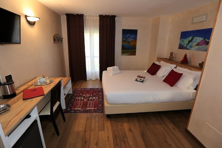 Room 16 of 51