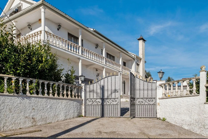 Spacious Holiday Home in Carvalheira Grande With Pool