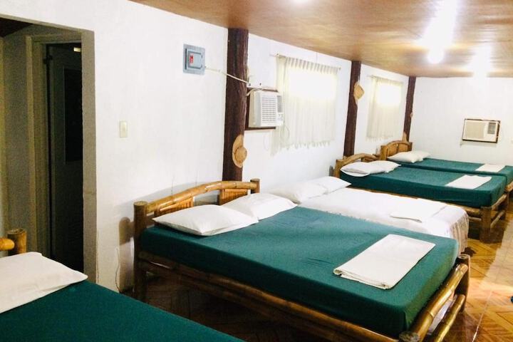 Room 16 of 44