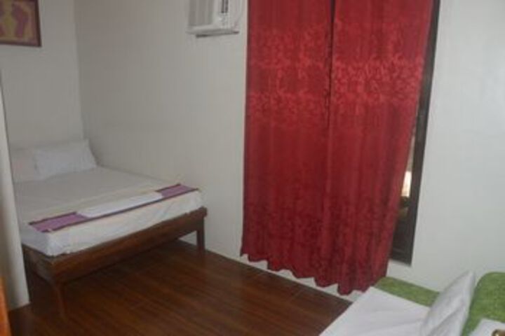 Room 10 of 26