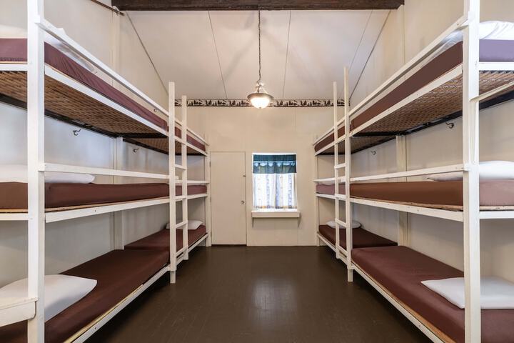 Room 11 of 39