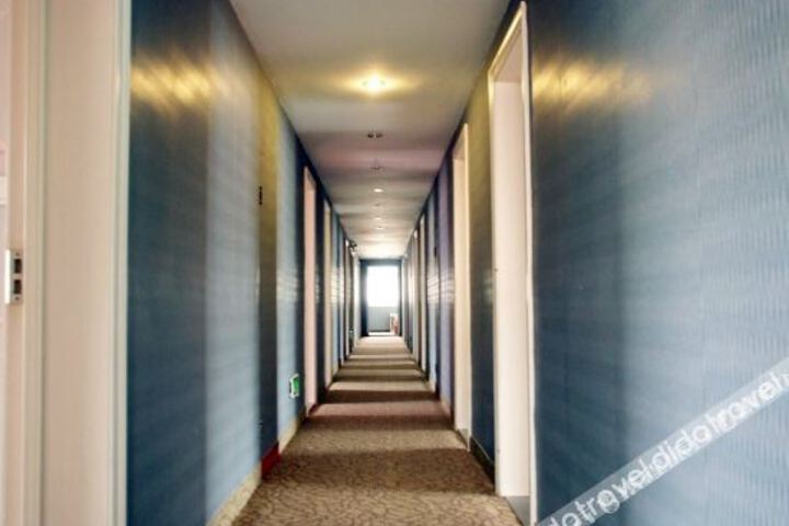 Hotel Interior 18 of 32